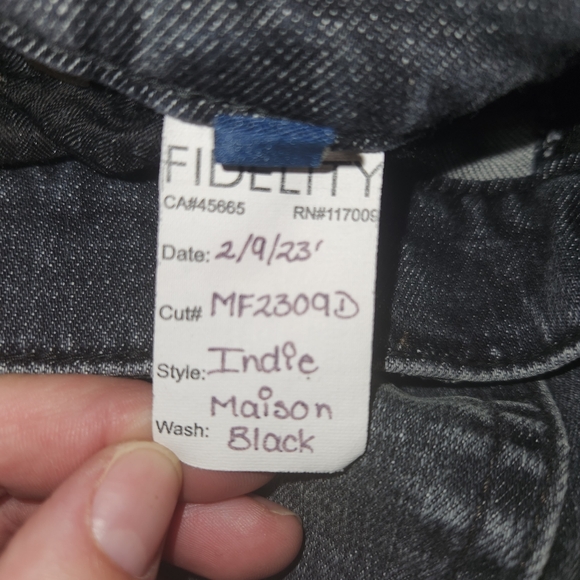 Fidelity Indie Mid-Rise Jeans - Picture 4 of 9